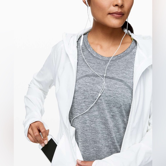 NWT ✨ Lululemon Mist Over Windbreaker White W4AXMS Size 6 Retail $128 - Picture 9 of 16